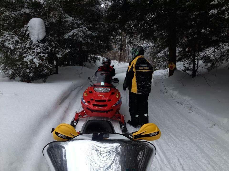 Little Hawk Resort & Marina Algonquin Highlands Екстериор снимка