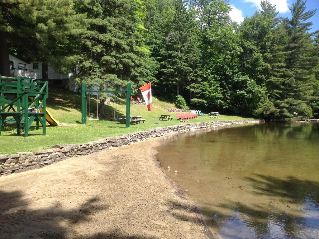 Little Hawk Resort & Marina Algonquin Highlands Екстериор снимка