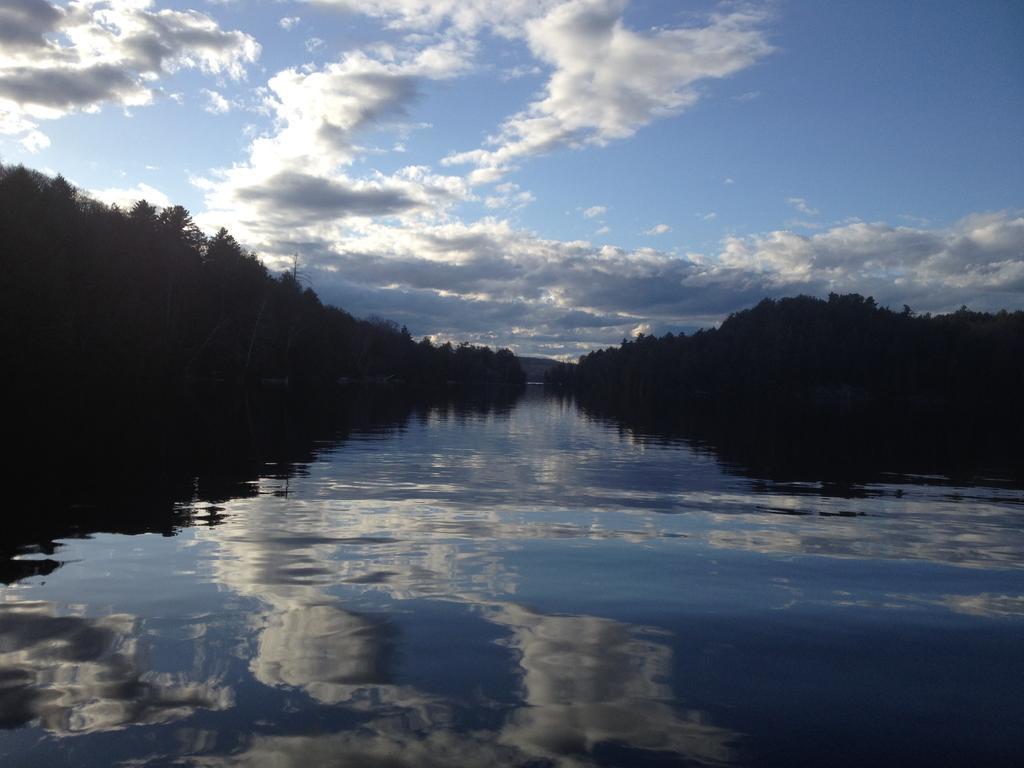 Little Hawk Resort & Marina Algonquin Highlands Екстериор снимка