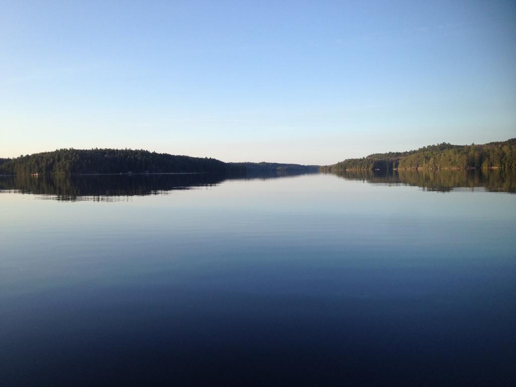 Little Hawk Resort & Marina Algonquin Highlands Екстериор снимка