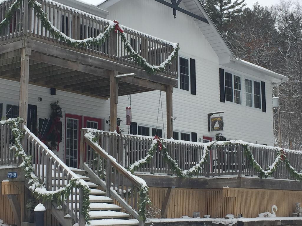 Little Hawk Resort & Marina Algonquin Highlands Екстериор снимка