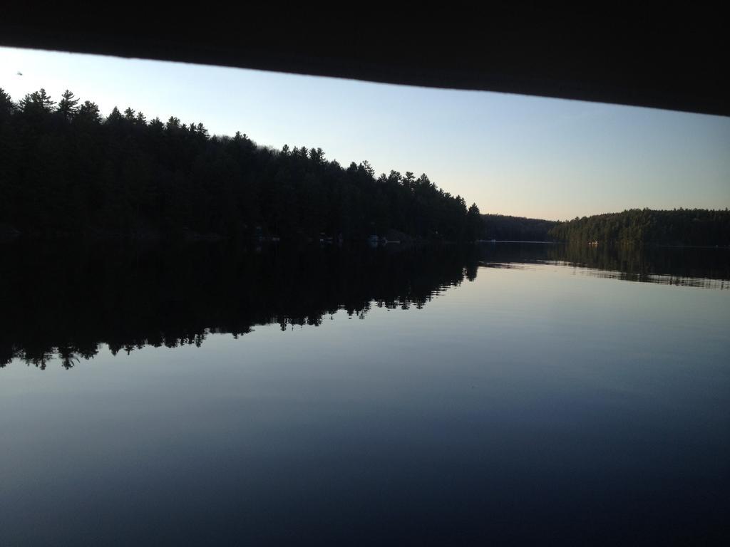 Little Hawk Resort & Marina Algonquin Highlands Екстериор снимка