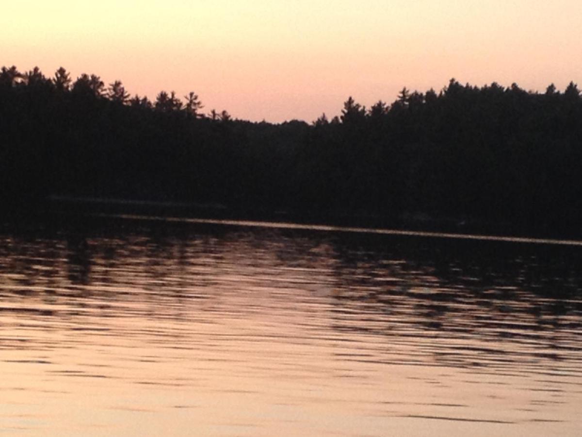 Little Hawk Resort & Marina Algonquin Highlands Екстериор снимка