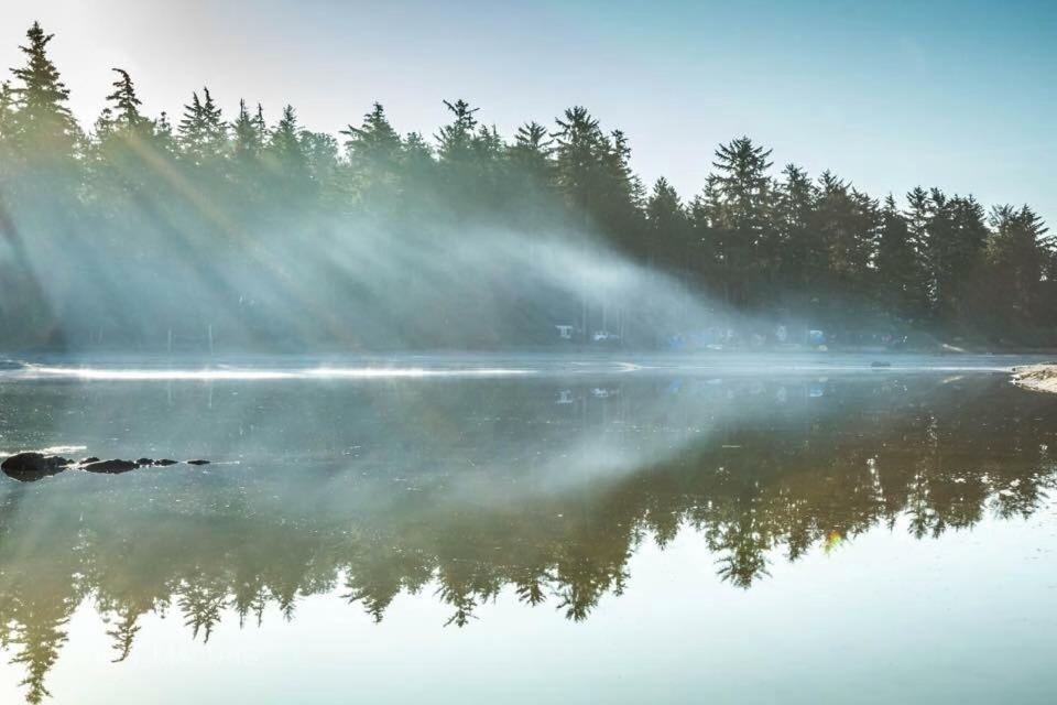 Little Hawk Resort & Marina Algonquin Highlands Екстериор снимка